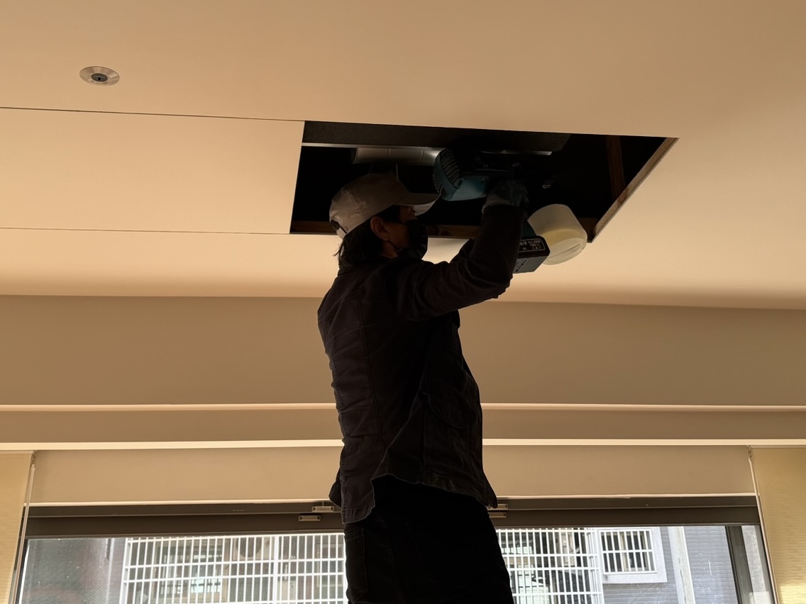 天花板與出風口拆卸施工照片